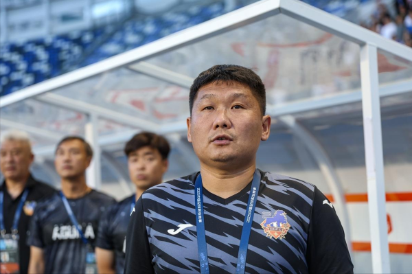1-1, Liu Jianye, 38 tuổi, đã