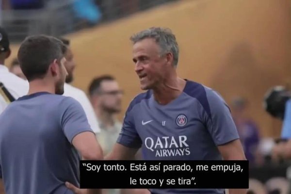 Enrique nói về việc Pedro rơ